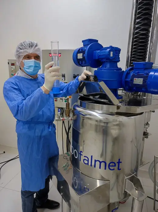 Control de un preparado en el reactor del Laboratorio de Cosméticos